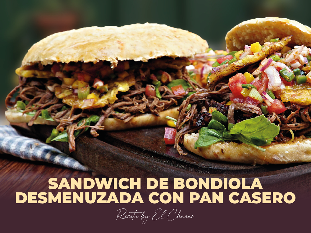 Sandwich de Bondiola Desmenuzada con Pan Casero